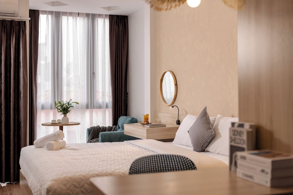 Deluxe Apartment, City View