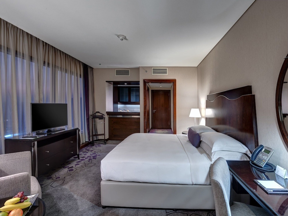Room, 1 King Bed (Spacious High Floor)