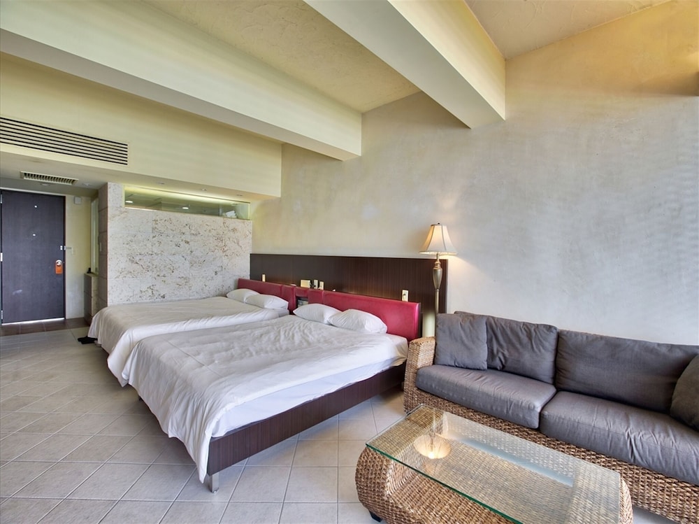 Twin Queen Room photo 3