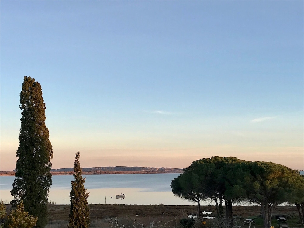Panoramic Double Room, Private Bathroom, Lake View (La Nautique) photo 1