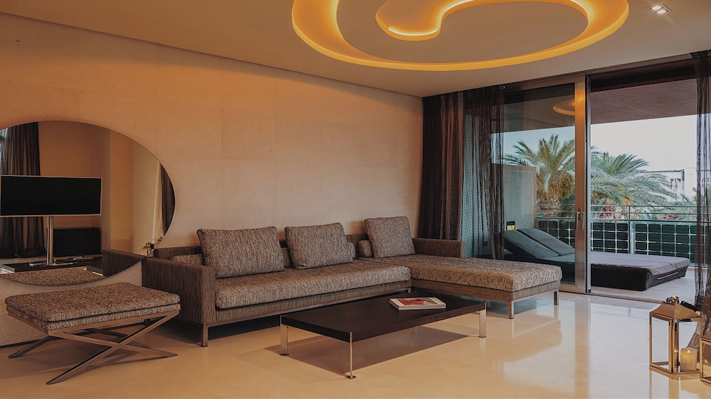 Grand Studio Suite, Sea View, Corner