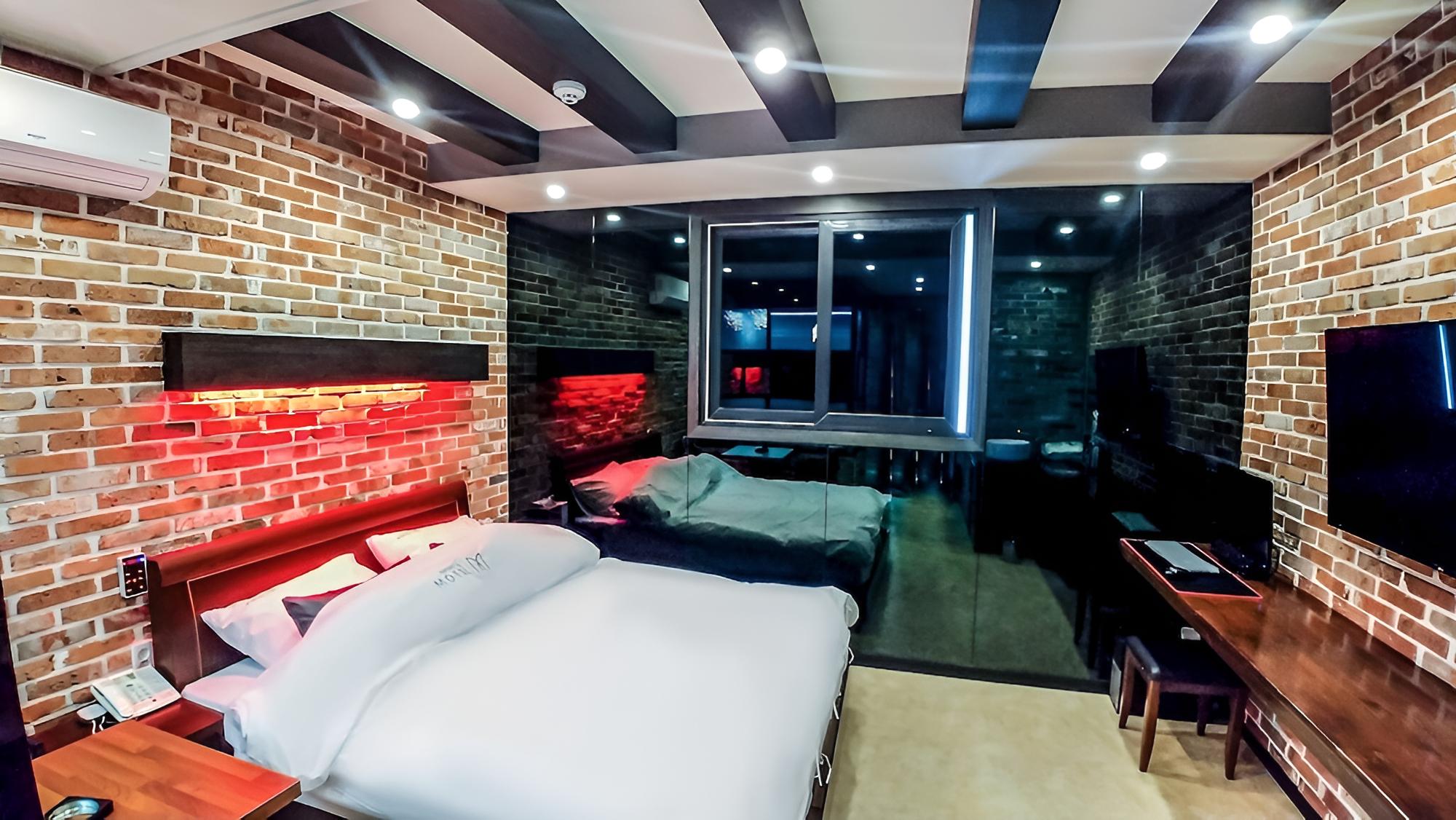 Room (Special Room) - Photo 18