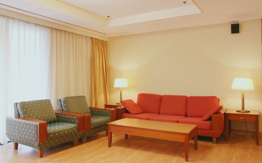 Family Apartment, 3 Bedrooms photo 2