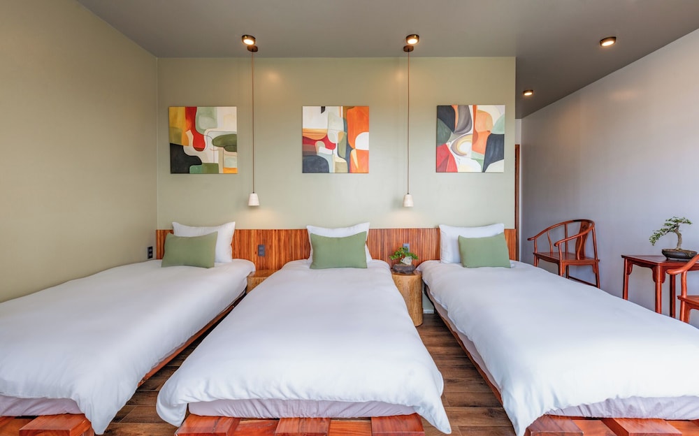 Deluxe Triple Room photo 2