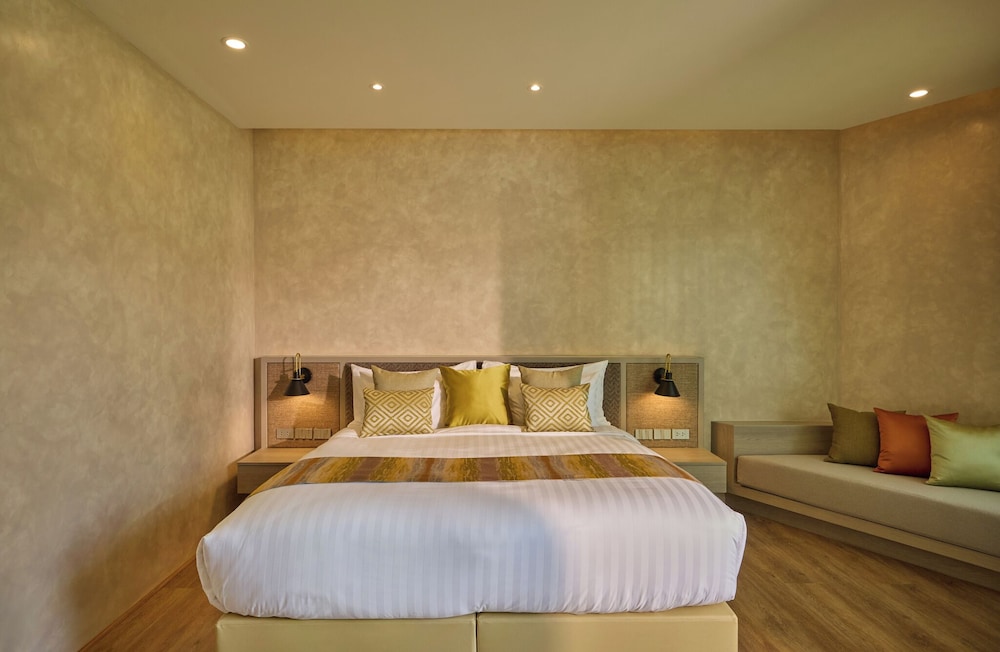 Deluxe Room, Sea View - Photo 4