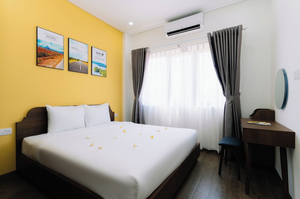 Deluxe Double Room, Balcony, Pool View