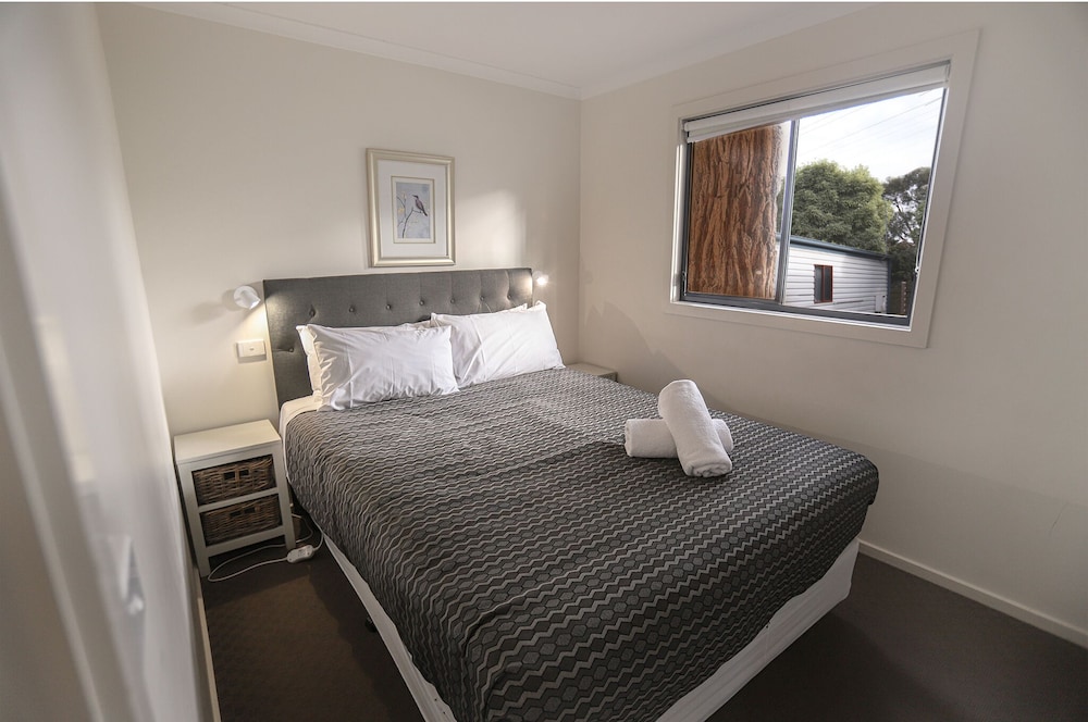 Family Two-Bedroom Cabin with Bunk Beds photo 2