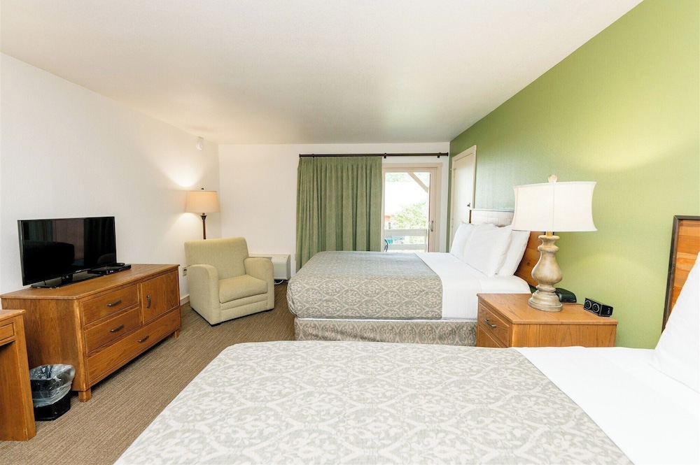 Deluxe Room, 2 Queen Beds (Courtyard)