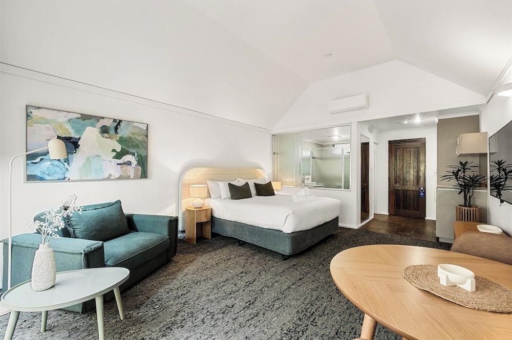 Luxury Spa Suite, Balcony - accessible by 1 flight of stairs photo 3