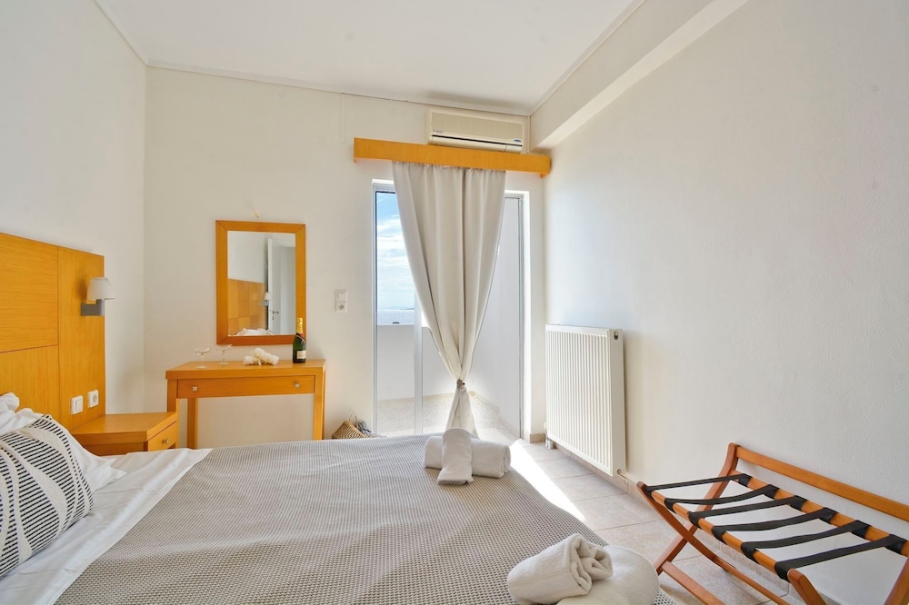 Basic Apartment, Garden View
