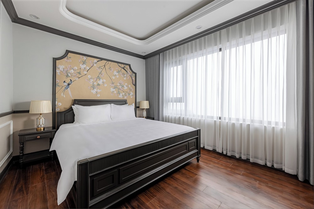 Deluxe Double Room, 1 King Bed, Balcony photo 1