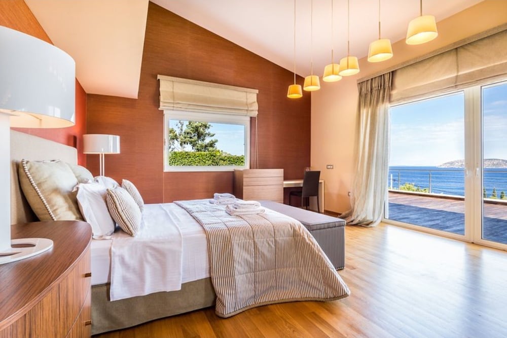 House, 5 Bedrooms, Smoking, Private Pool