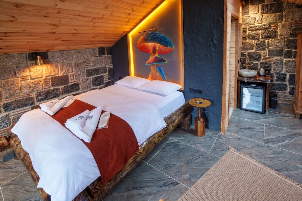 Comfort Room, 1 Queen Bed, Garden View photo 1