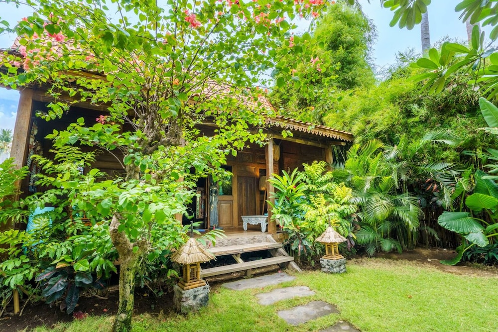 Royal Bungalow