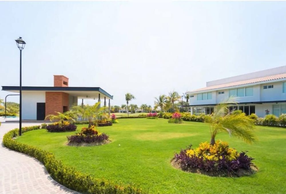 Villa, Multiple Bedrooms, Balcony, Garden View photo 3