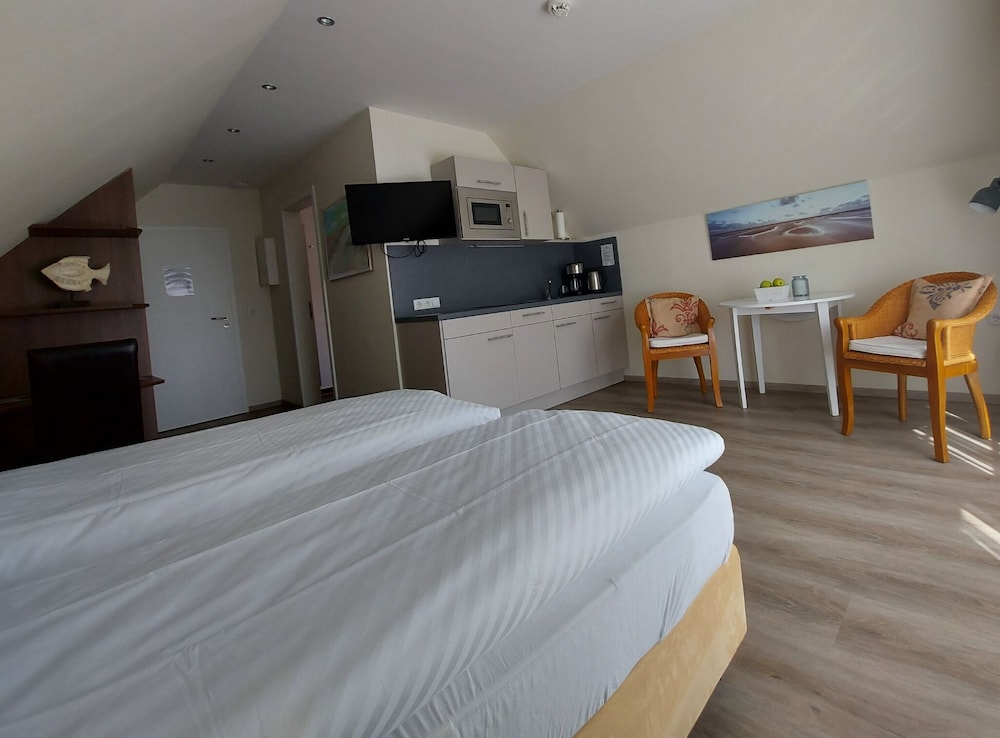 Standard Studio, Private Bathroom (#17)