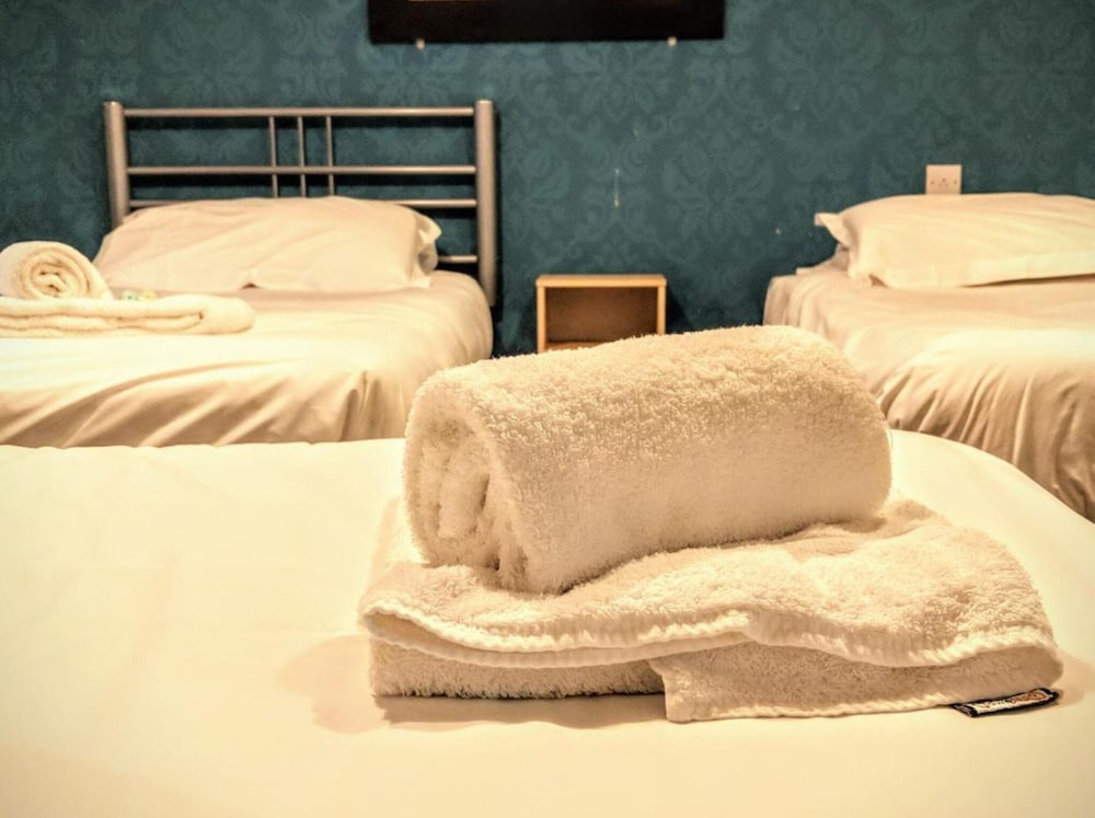 Deluxe Triple Room, Ensuite photo 2