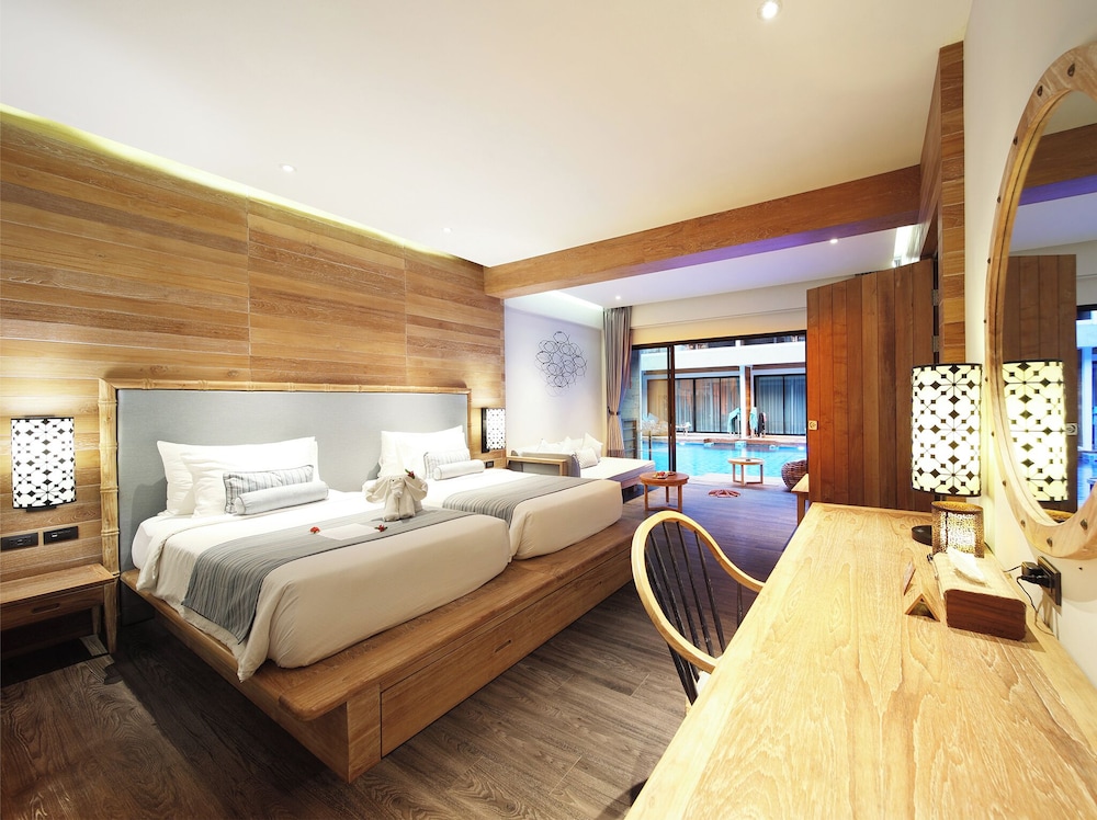 Superior Pool Access Twin Room photo 2