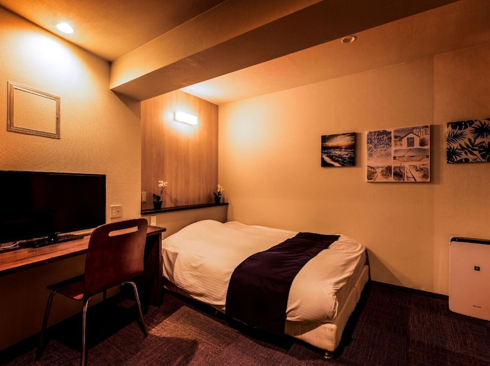 Economy Single Room with Bath (No View), Non-Smoking