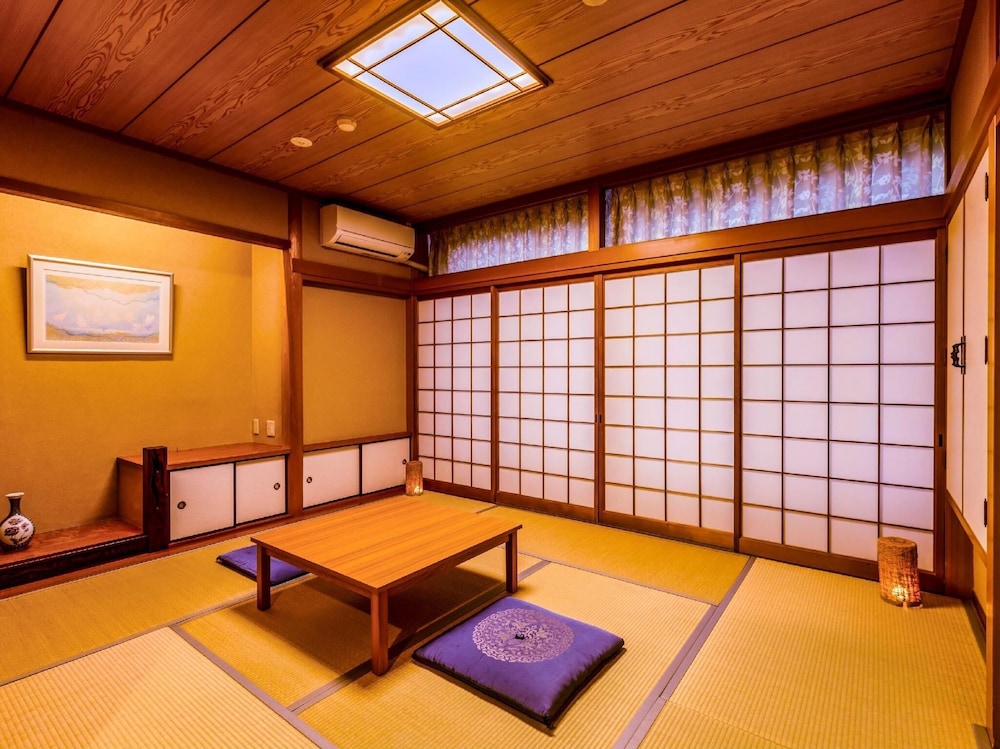 Standard Japanese Style 2-pax Room with Bath (No View), Non-Smoking