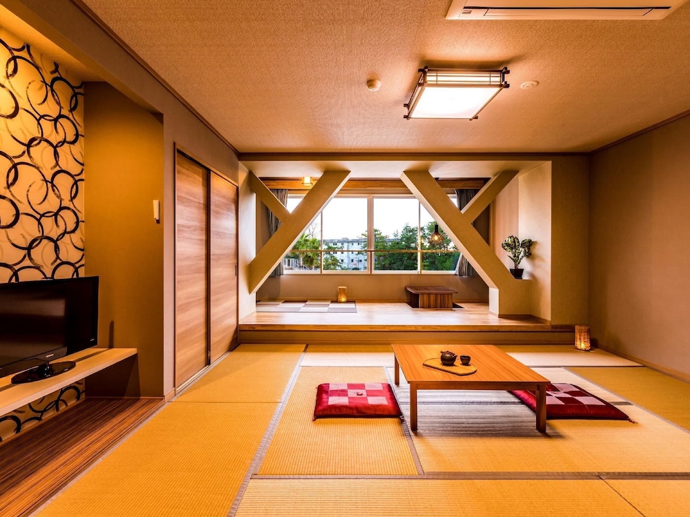 Superior Japanese Western Style Room Poolside without Bath, Non-Smoking