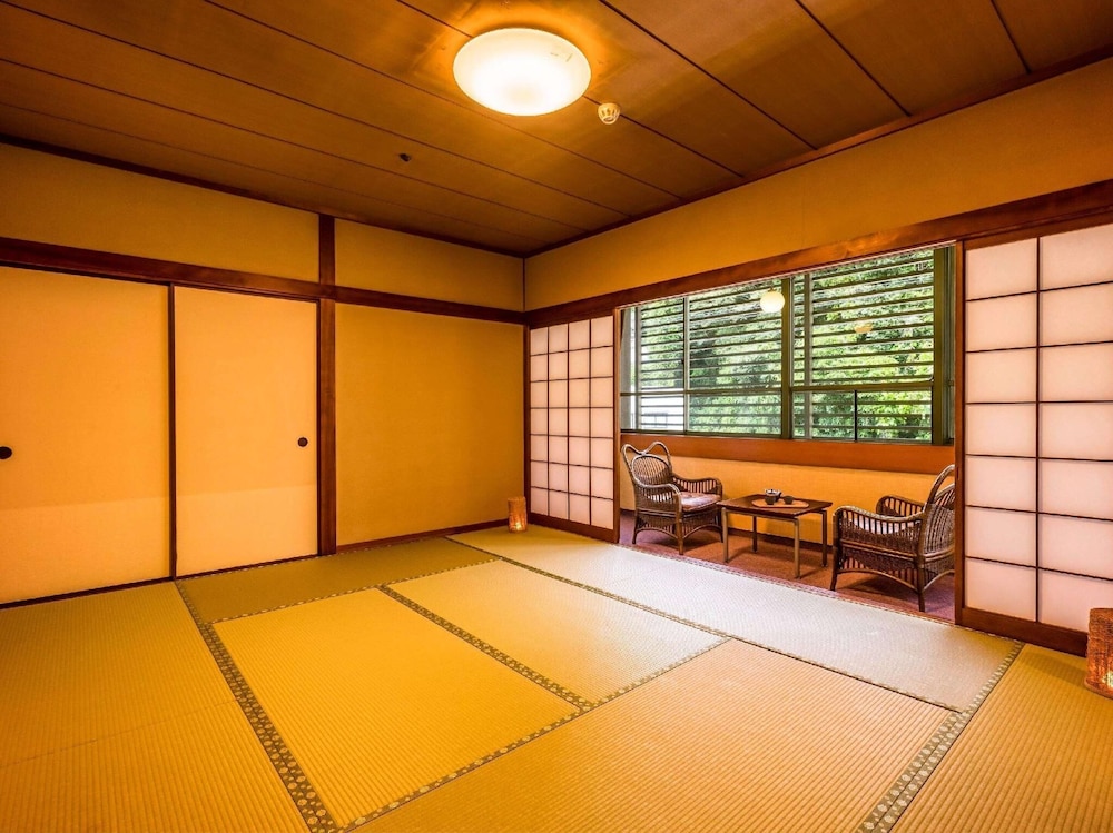 Standard Room, Non Smoking (JPStyle 2rooms 30tatami mats w bath) photo 1