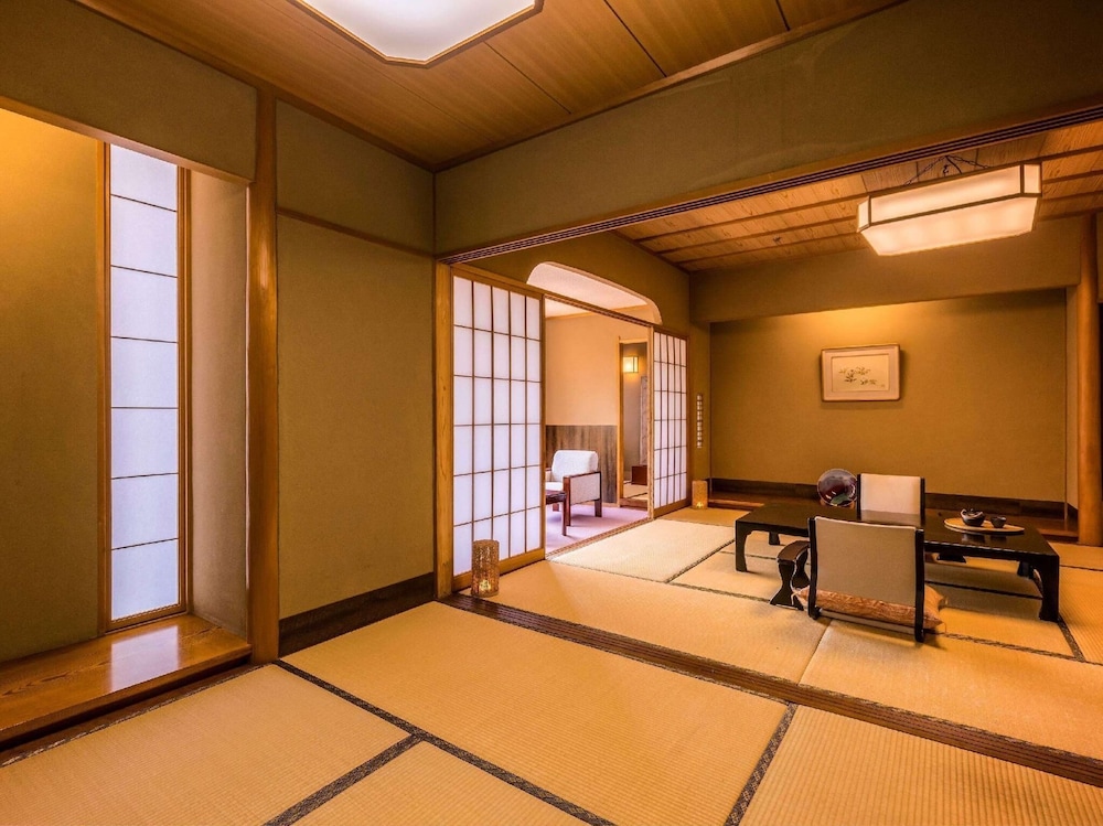 Superior Japanese Style 2-room Room with Bath (Ryokusuien, City View), Non-Smoking