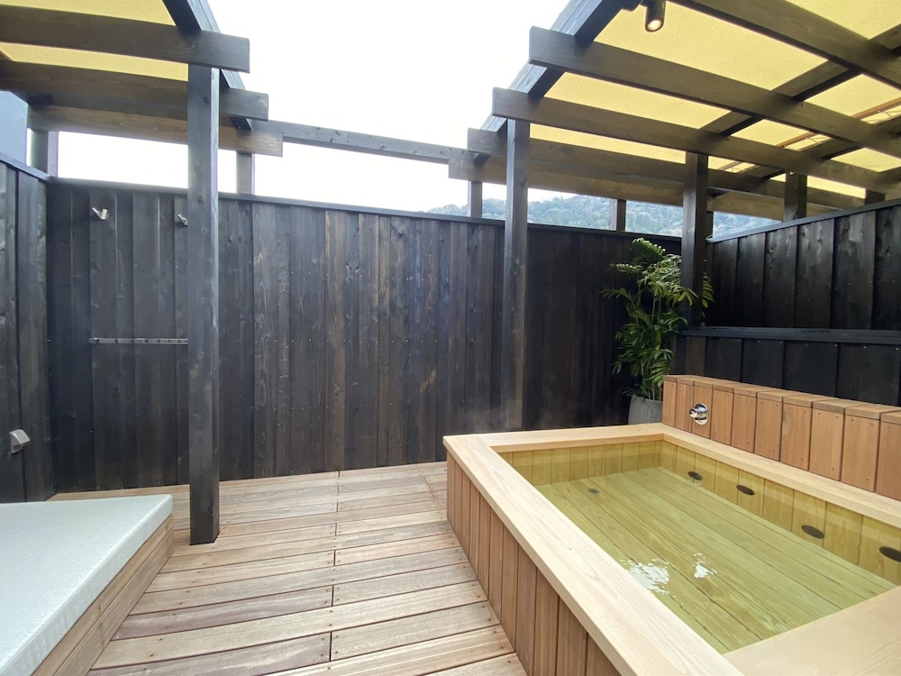 Deluxe Twin Room with Roof Top Open Air Bath - Photo 1