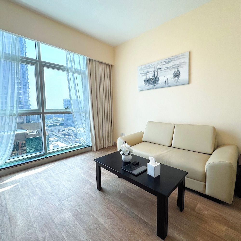 One Bedroom Suite photo 3