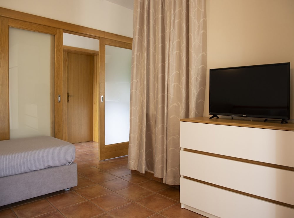 Apartment (One Bedroom Apartment (Anna))