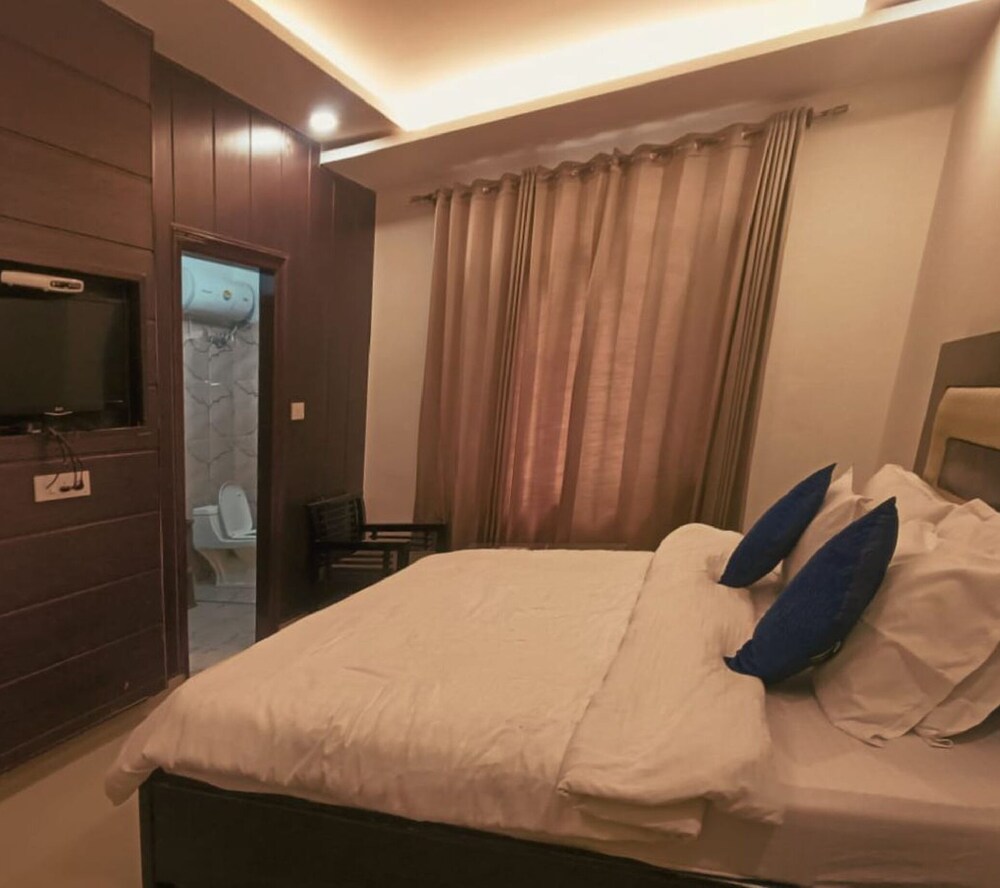 Premium Room with Hill view