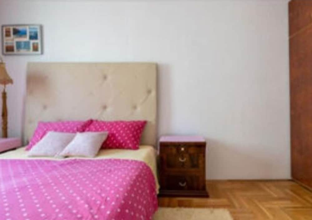 Apartment (Three-Bedroom Apartment)