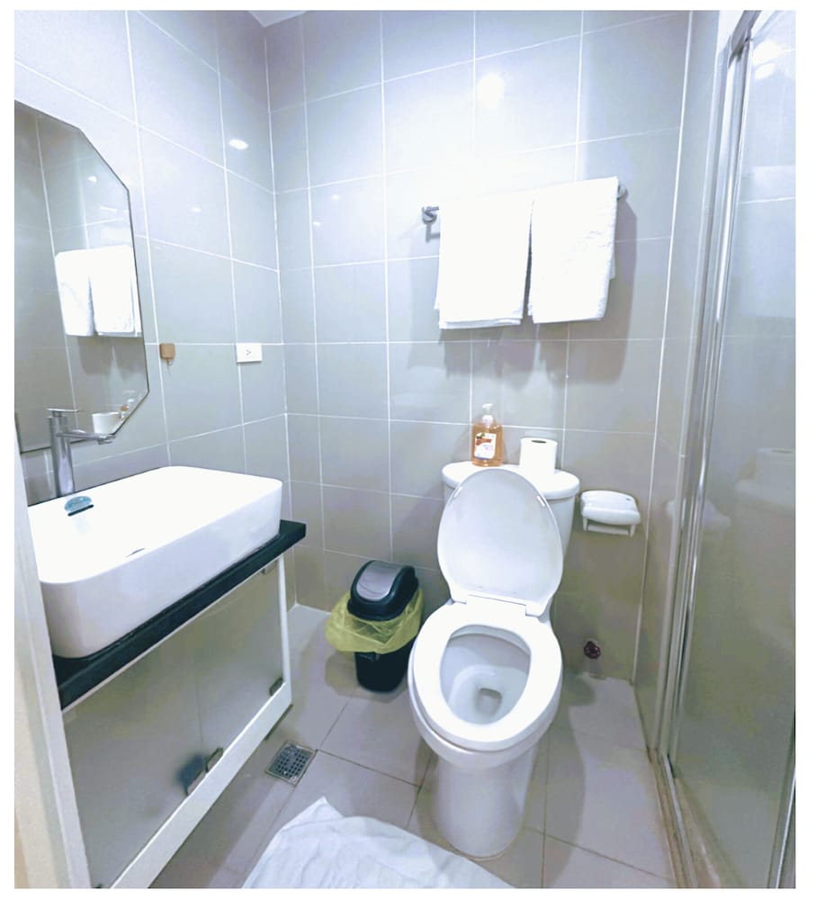 Premium Condo, 1 Bedroom, Balcony, Pool View photo 1