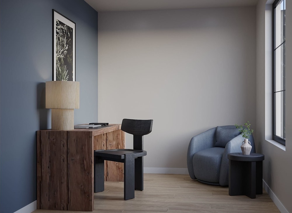 One Bedroom Suite with Office