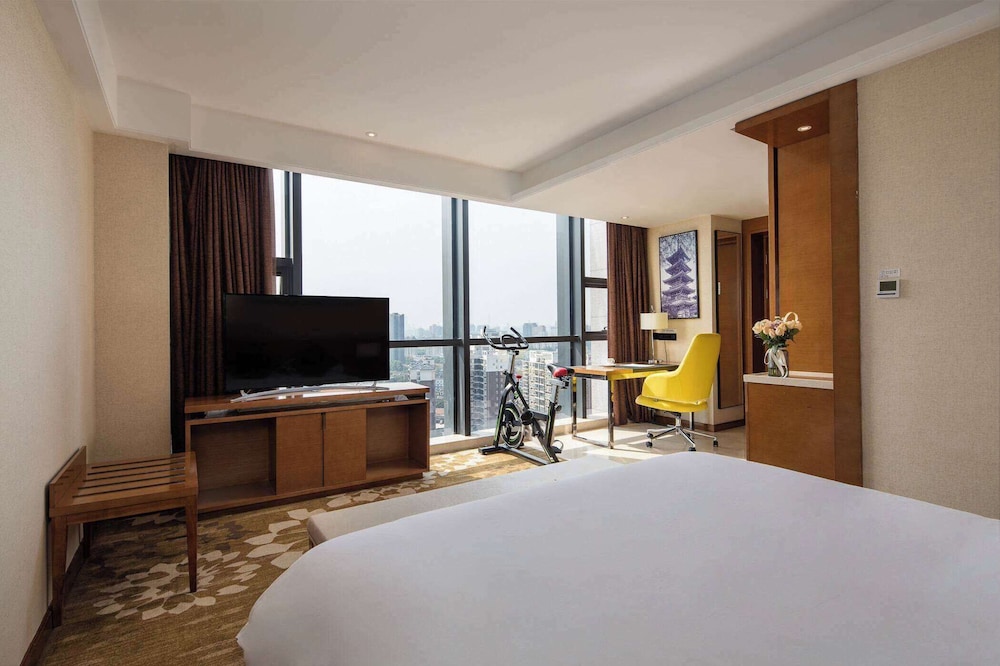 Room, 1 King Bed, Smoking