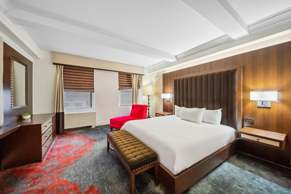 1 King Bed Comfort Room