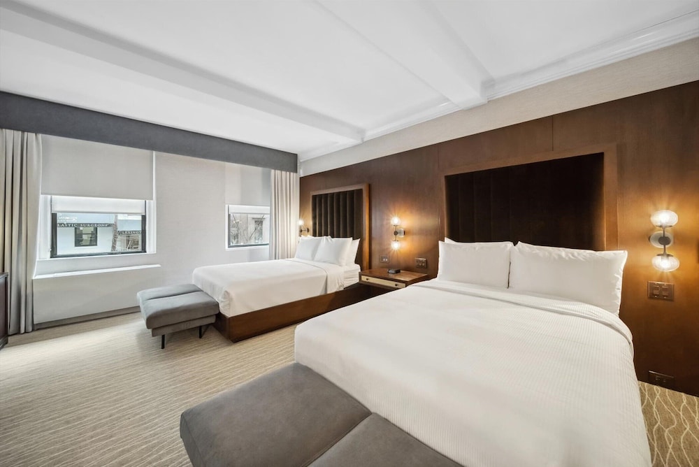 Premium Quadruple Room, 2 Queen Beds