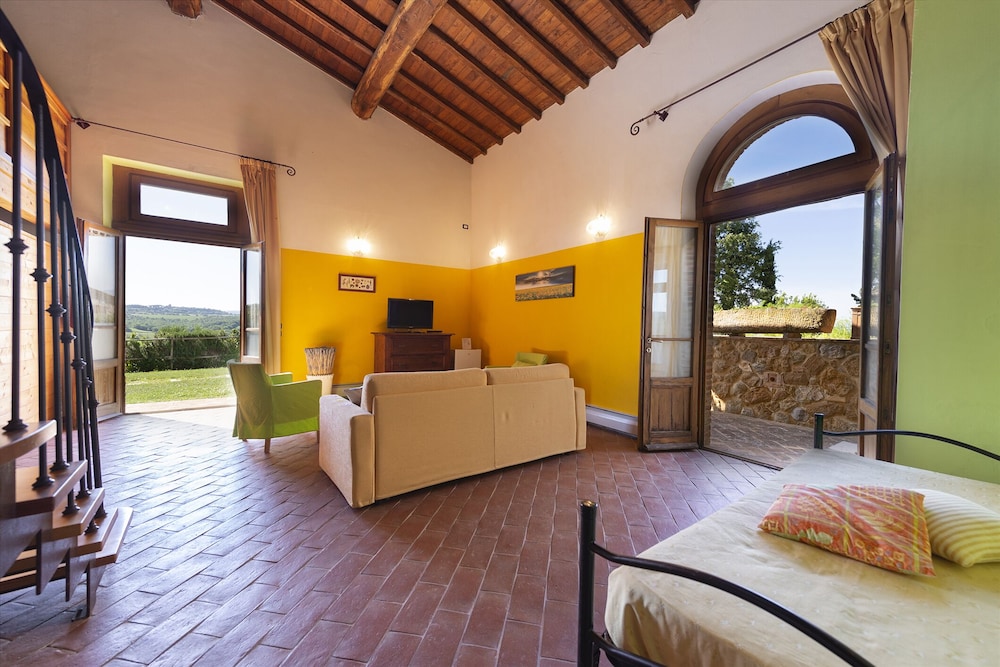 Classic Duplex, 2 Bedrooms, Non Smoking, Hill View photo 3