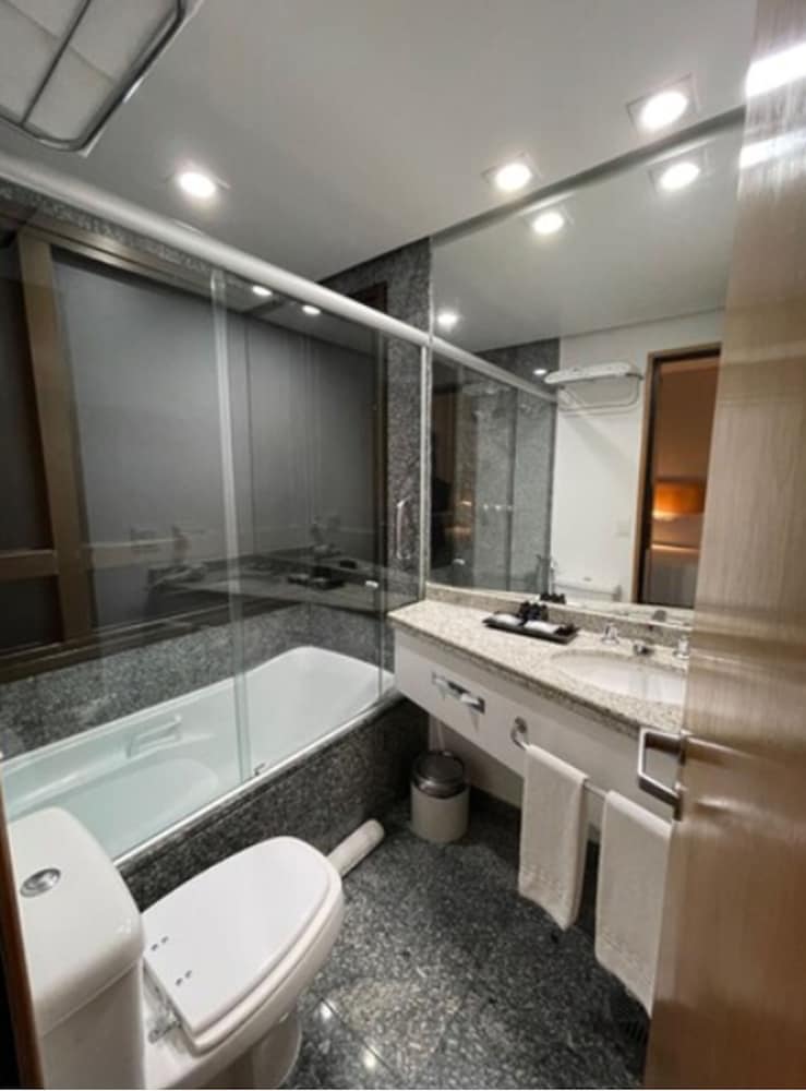 Superior Room, 2 Twin Beds, Non Smoking thumbnail 6
