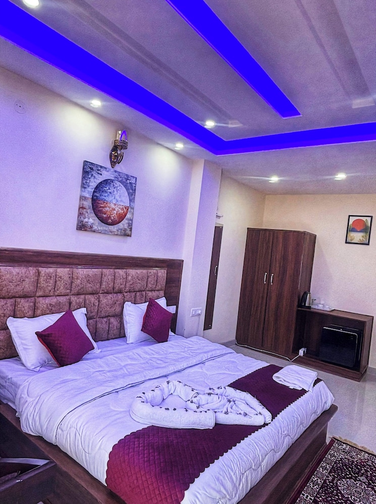 Premium Double Room, Balcony, Mountain View