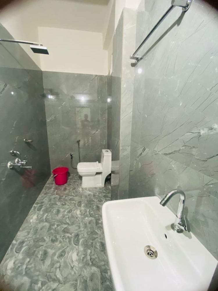 Deluxe Room - Photo 4