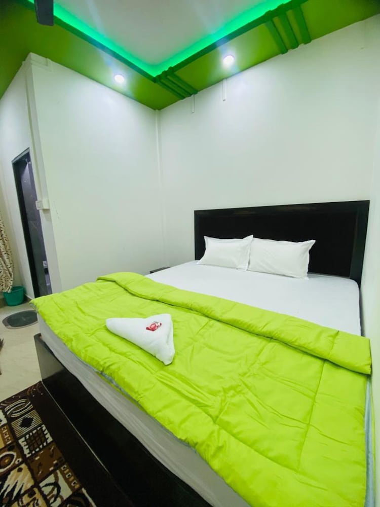 Deluxe Room - Photo 5