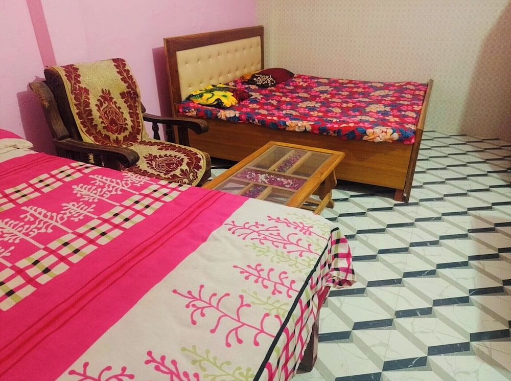 Deluxe Quadruple Room, City View