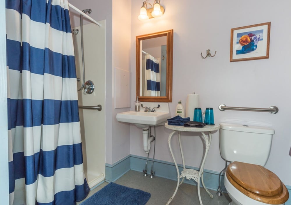 Deluxe Double Room, Accessible, Ensuite (Library) photo 2
