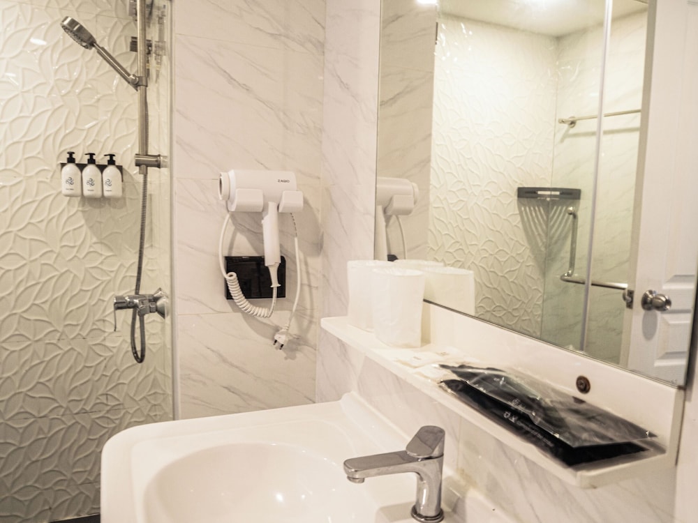 2 Bedroom Grand Executive - Photo 13