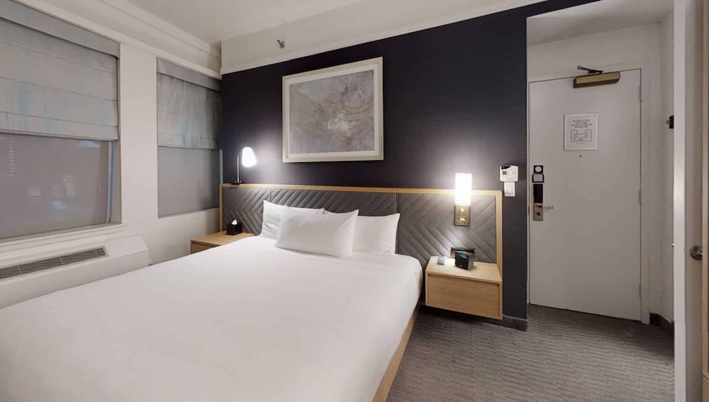 Standard Room, 1 King Bed