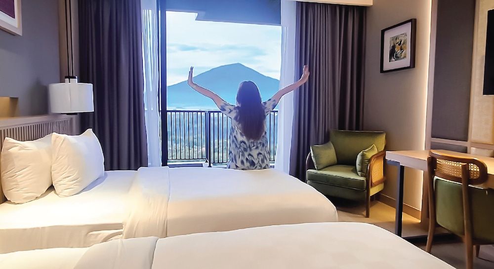 Luxury Twin Room, Balcony, Mountain View