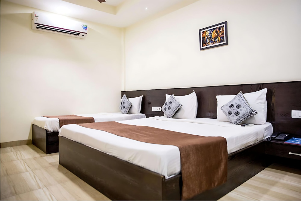 Premium Studio Suite, City View
