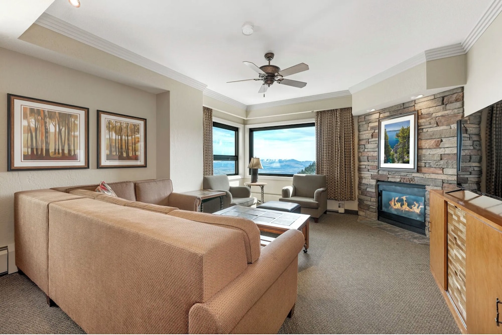 Enjoy the Ridge Tahoe Two-bedroom Lock-off for a Family of 6, 写真 4