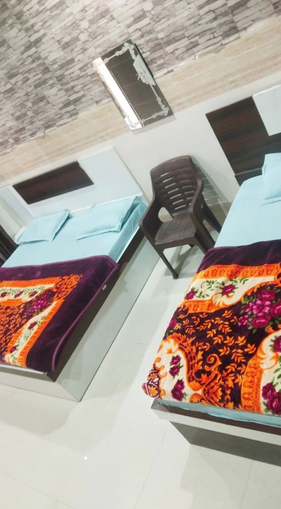 Deluxe Triple Room, City View